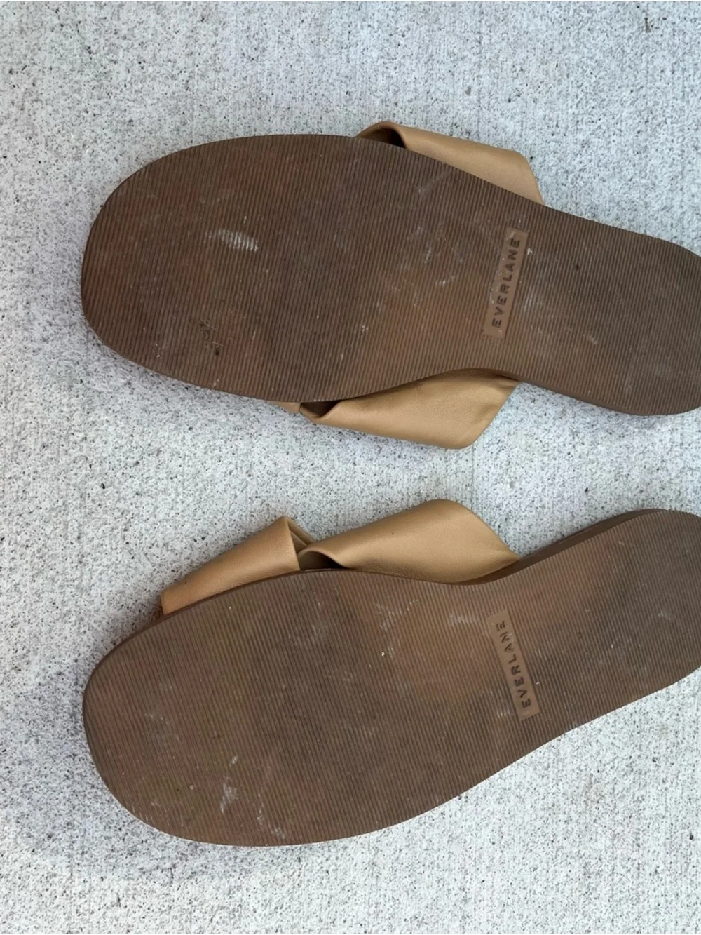 EVERLANE THE DAY CROSSOVER SANDAL - size 9 taupe - Picture 4 of 5